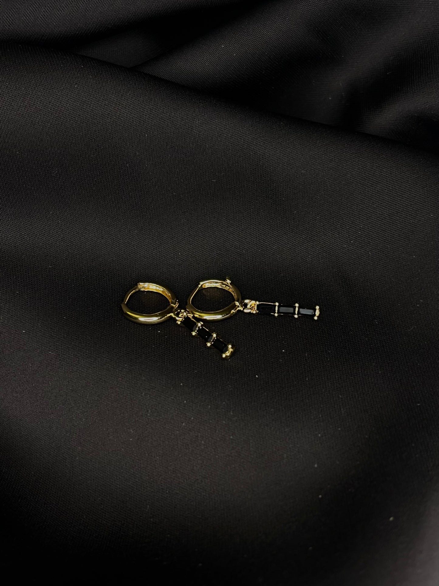 BLACK WIDOW mini hoops
