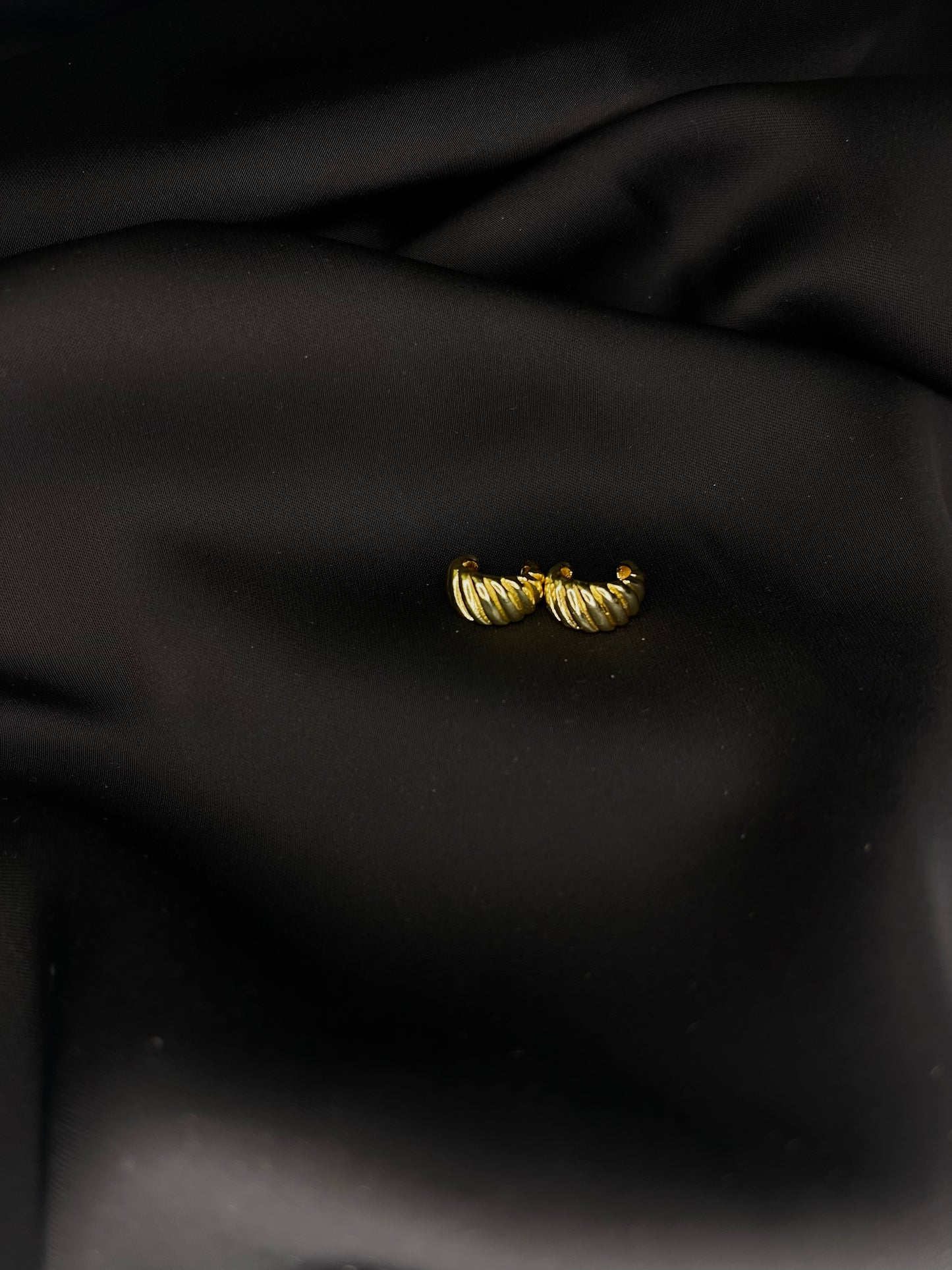 CROISSANT ear cuff