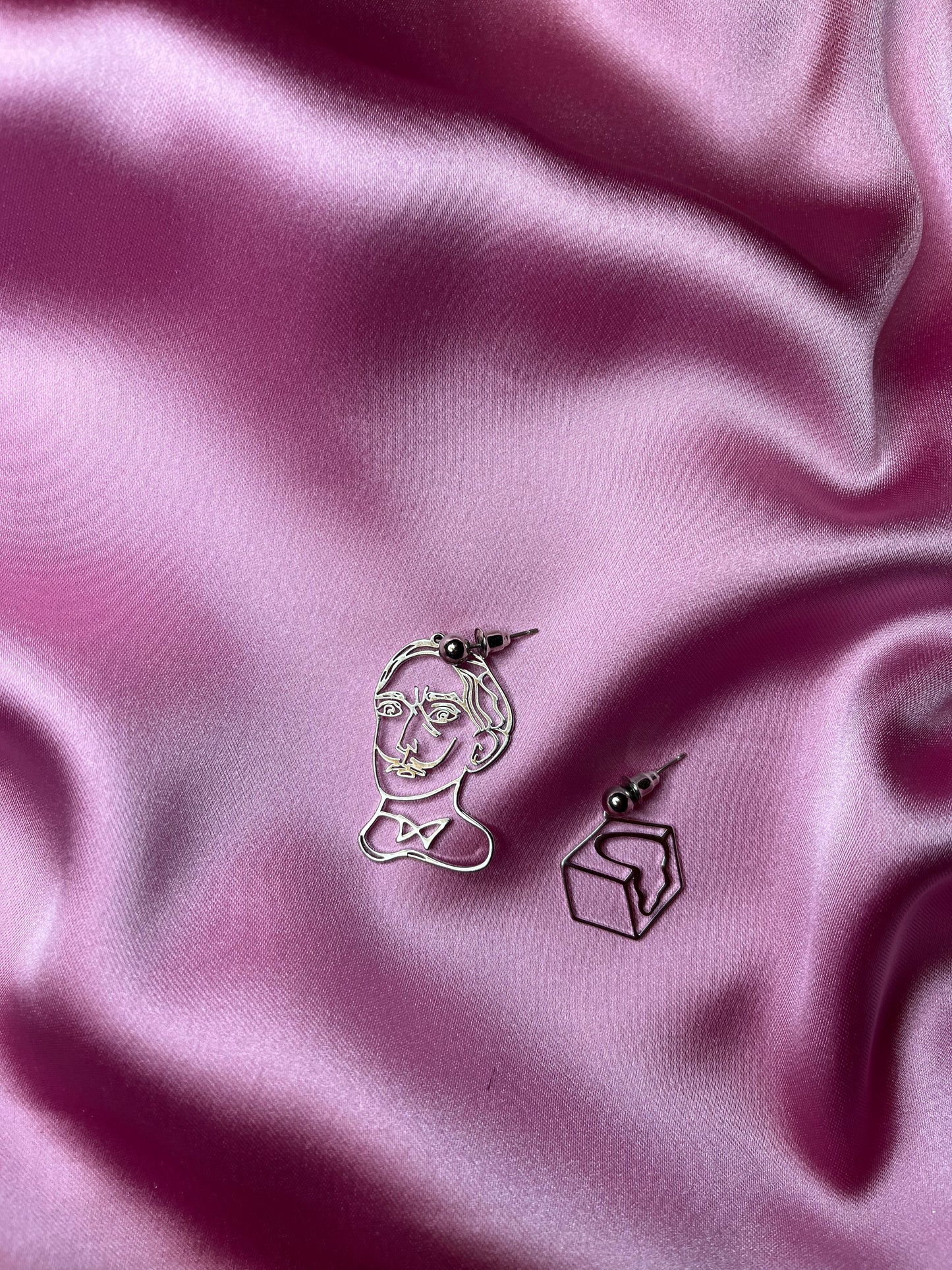 SALVADOR DALI earrings