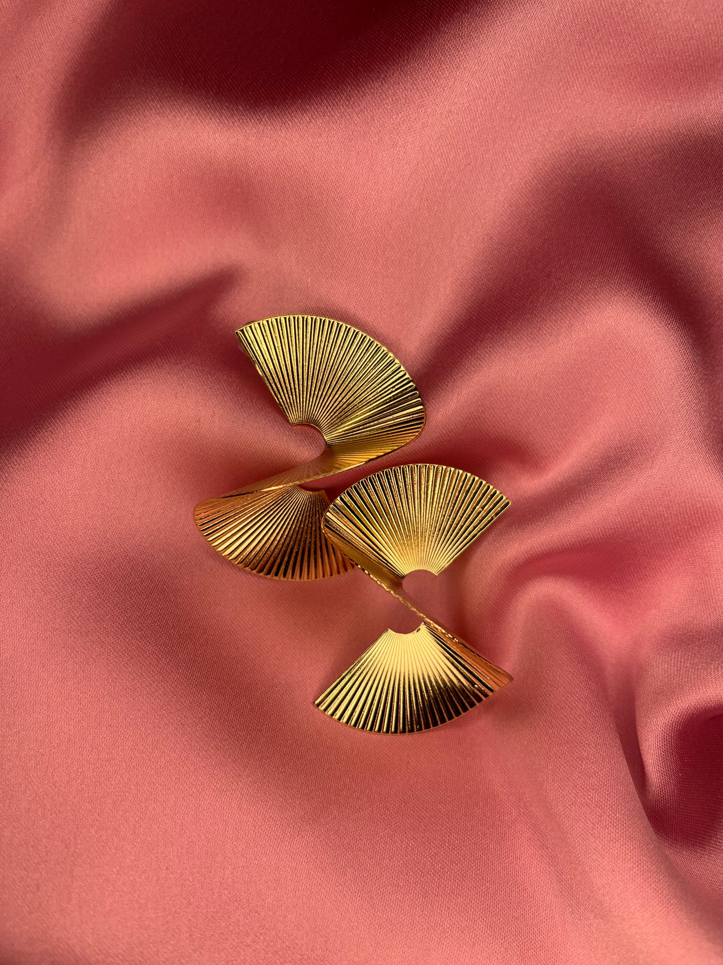 SPETTACOLO earrings