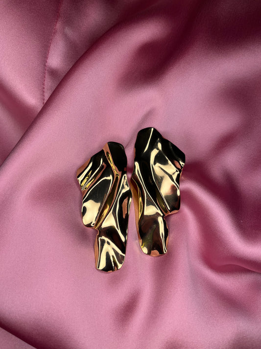QUEEN'S LANDING earrings